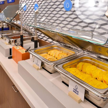 Holiday Inn Express Hotel And Suites Pearsall By Ihg Eksteriør billede